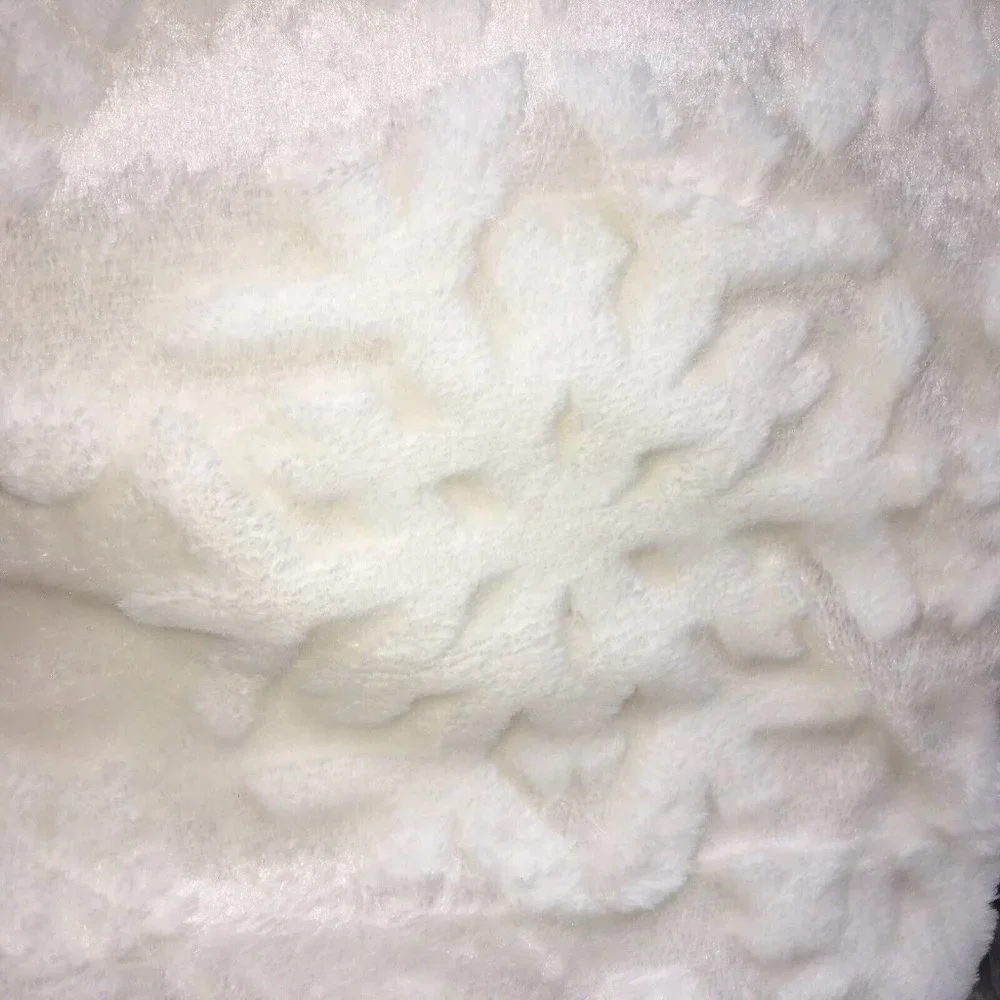CYNTHIA ROWLEY Ivory Faux Fur Sculpted Snowflake Throw Blanket Christmas Holiday